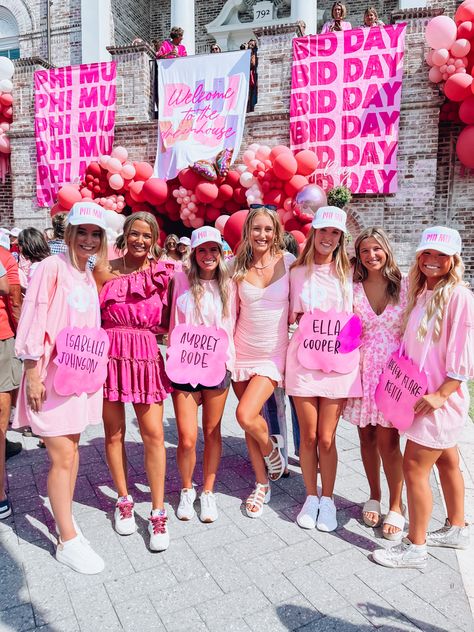 Pink Bid Day Theme, Phi Mu Bid Day Themes, Phi Mu Bid Day, Barbie Bid Day, Pink Bid Day, Preppy Sorority, Sorority Work Week, Bama Rush, Sorority Themes