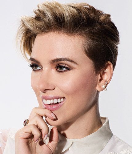 Scarlett Johansson Pixie Hair Inspo #beautyhairstyles Big Short Hair, Short Ombre Hair, Kate Mara, Long Pixie Cuts, Corte Pixie, Funky Hairstyles, 짧은 머리, Short Pixie Cut, Natasha Romanoff