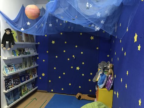 Space Themed Reading Nook, Reading Corner Space Theme, Classroom Galaxy Theme, Outer Space Reading Corner, Space Decorations Galaxy Classroom, Space Themed Reading Corner, Galaxy Classroom Decor, Sky Classroom Theme, Space Classroom Decorations