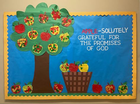 Preschool Apple Bulletin Board Ideas, Apple Bulletin Board Ideas Preschool, Apple Bulletin Board Ideas, Apple Bulletin Boards, Library Vibes, Awana Cubbies, Preschool Door, Class Crafts, Christian Bulletin Boards