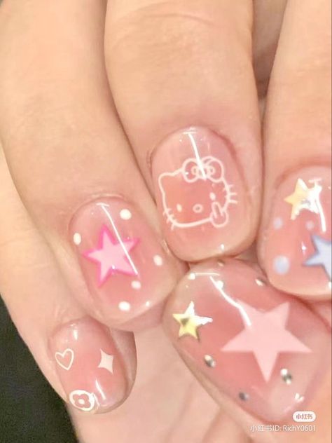 Sanrio Gel Nails, Hello Kitty Manicure, Sanrio Nails Short, Short Kawaii Nails, Sanrio Nail Art, Quilted Nails, Sanrio Nails, Paznokcie Hello Kitty, Hello Kitty Nails Art