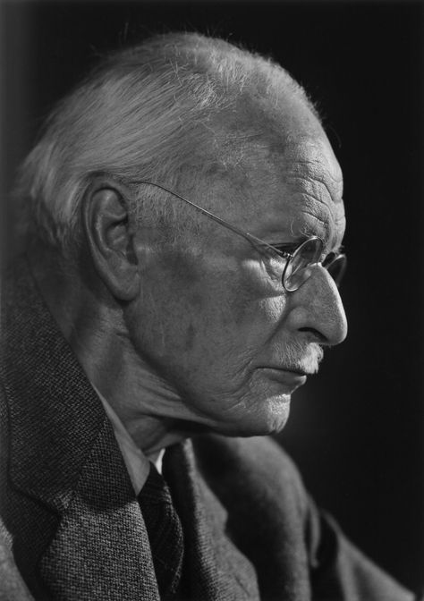 Yousuf Karsh, Literature Humor, Life Coach Training, Famous Photographers, Carl Jung, Great Photographers, Philosophers, Second World, Psychologist