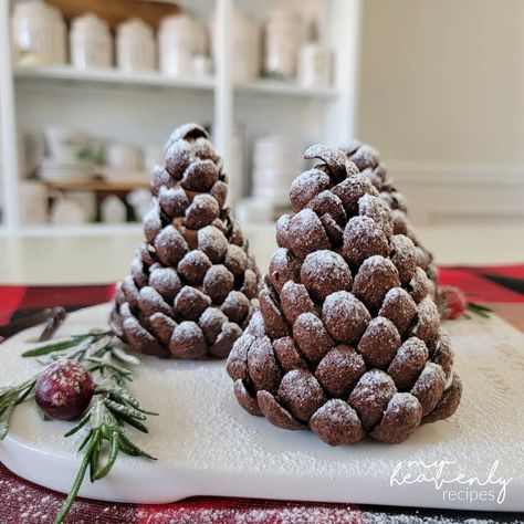 Almond Pinecones, Chocolate Pinecones, Pinecone Cookies, Christmas Cake Balls, My Heavenly Recipes, Sweet Potato Cheesecake, Heavenly Recipes, Peanut Butter Balls Recipe, Chocolate Cereal