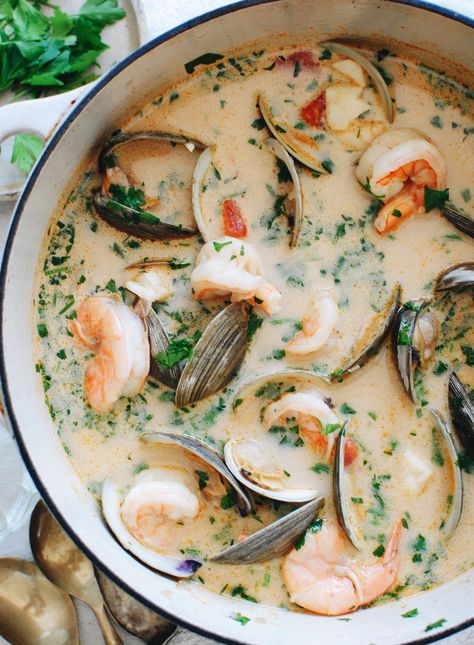 Seafood Soup Recipes, Seafood Stew, Seafood Soup, Seafood Dinner, Seafood Dishes, Stew Recipes, Finger Food, Soup And Salad, Fish Recipes