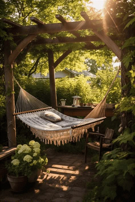 Small Backyard Projects, Garden Ideas Pergola, Swings In Garden, Stumps In Garden, Outdoor Movie Theater Ideas, Tree Swings For Adults, Enchanting Garden Ideas, Backyard Inspo Gardens, Garden Yard Ideas Backyards