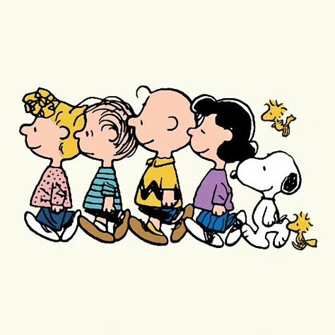 Peanuts Cartoon Characters, Best Teddy Bear, Snoopy Characters, Charlie Brown Characters, Happy Birthday Illustration, Woodstock Snoopy, Snoopy Party, Birthday Illustration, Snoopy Images