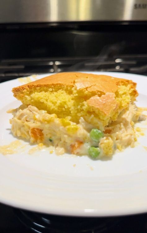 Cornbread Chicken Pot Pie Casserole Dinners With Cornbread, Cornbread Chicken Pot Pie, Chicken Pop Pie, Cornbread Chicken, Cornbread Casserole Recipe, Chicken Soups, Chicken Cornbread, Pot Pie Casserole, Bread Toppings