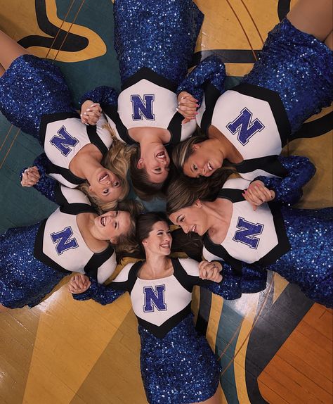 Dance Team Poses For Pictures, Cheer Picture Poses Group Team Photos, High School Dance Team Photos, Dance Team Group Photos, Cheer Team Photoshoot, Cheer Team Pictures Poses Group Shots, Dance Team Photoshoot Ideas, Group Cheer Pictures, Dance Team Photoshoot