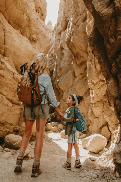 Adventure Mom, Family Hiking, Camping Aesthetic, Hiking Aesthetic, Hiking With Kids, Adventure Aesthetic, Adventure Photographer, Kids Photoshoot, Mountain Photography