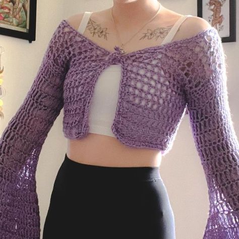 Purple Crochet Outfit, Lavender Crochet Top, Crochet Ideas With Purple Yarn, Crochet With Purple Yarn, Crochet Ideas Purple, Crochet Concert Outfit, Purple Crochet Ideas, Purple Crochet Projects, Purple Crochet Cardigan