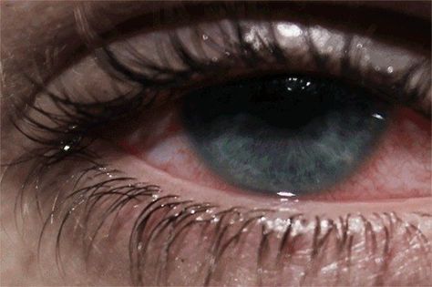 weed high eyes Bloodshot Eyes, Crying Eyes, Effy Stonem, Pale Face, White Lips, Skins Uk, Aesthetic Eyes, Life Is Strange, Pretty Eyes