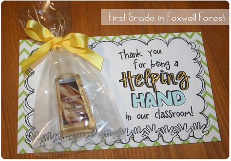 Parent Volunteers Gifts, Classroom Volunteer, Volunteer Appreciation Gifts, Parent Volunteers, Volunteer Gifts, Volunteer Appreciation, Classroom Gifts, Staff Appreciation, Helping Hand