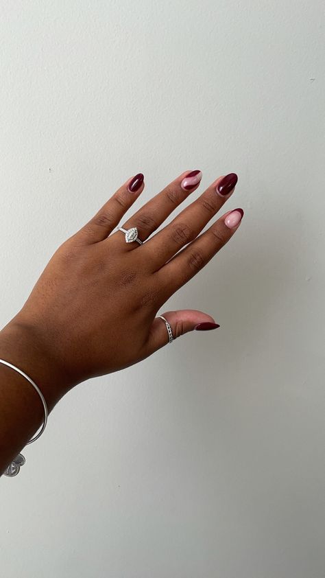 Dip Nails Simple Design, Short Acrylic Nails For Black Women, Simple Nails Sns, Winter Nails Black Women, Acrylic Nails For Black Women, Aesthetic Simple Nails, Dip Powder Nail Design Ideas, Winter Nails Black, Blue Shellac Nails