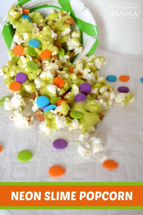 Neon Slime Popcorn Snack Mix for Watching the Nickelodeon Kids Choice Awards at B-Inspired Mama Slime Popcorn, Popcorn Snack Mix Recipes, Family Movie Night Snacks, Nickelodeon Slime, Slime Birthday, Edible Slime, 90s Theme Party, Popcorn Snacks, Slime Party