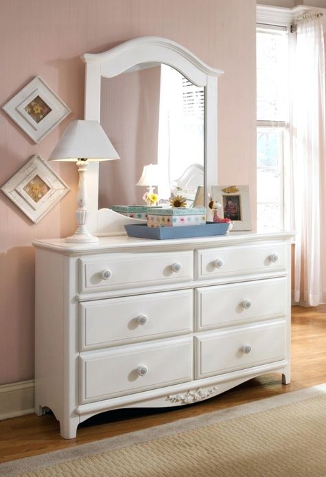 Small Dresser With Mirror, Bedroom Dresser With Mirror, White Distressed Dresser, Mirrors Bedroom, White Dresser Bedroom, White Bedroom Set Furniture, Cheap Bedroom, Funny Furniture, Distressed Dresser