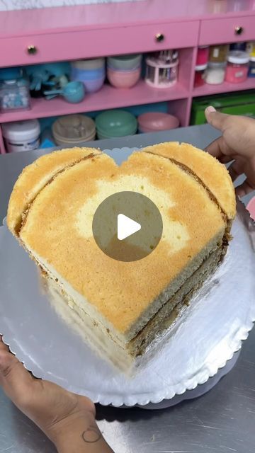 How To Make Heart Cake From Circle, Viral Heart Cake, Heart Cake From Round Pan, How To Make A Heart Cake From Circle, How To Cut A Heart Shaped Cake, Marry Me Cake Ideas, How To Make Heart Shaped Cake, Cake With Hearts Decoration, How To Make Heart Cake