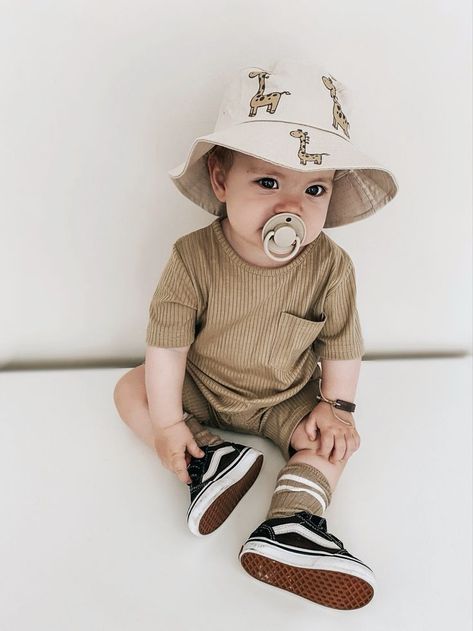 Baby Boy Outfits Swag, Baby Boy Summer, Newborn Boy Clothes, Toddler Boy Fashion, Foto Baby, Boys Summer Outfits, Baby Boy Fashion