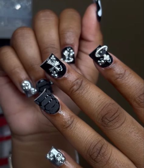 Black Silver Nails, Silver Acrylic Nails, Junk Nails, Acrylic Toe Nails, Black Acrylic Nails, Punk Nails, Duck Nails, Hard Nails, Drip Nails