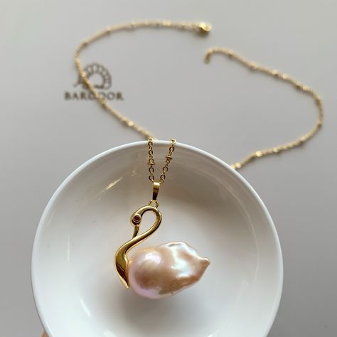 Light Weight Gold Jewellery, Coral Jewelry Set, Long Pearl Necklace, Beach Jewellery, Swan Necklace, Body Decoration, Simple Jewellery, Wire Jewellery, Long Pearl Necklaces