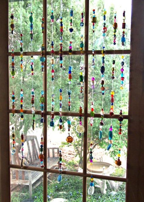 Colorado Rainbow Tree Bling Suncatchers - Beaded Curtains - Joelaine Wire Sun, Carillons Diy, Bead Curtain, Rainbow Tree, Diy Wind Chimes, Hanging Beads, Beaded Curtains, Handmade Glass Beads, Chicken Wire