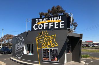 Melbourne Road - Degani Cafe Drive Thru Coffee Shop, Coffee Drive Thru, Drive Thru Coffee, Container Coffee Shop, Diy Lemonade Stand, Container Restaurant, Modern Restaurant Design, Container Cafe, Food Cart Design