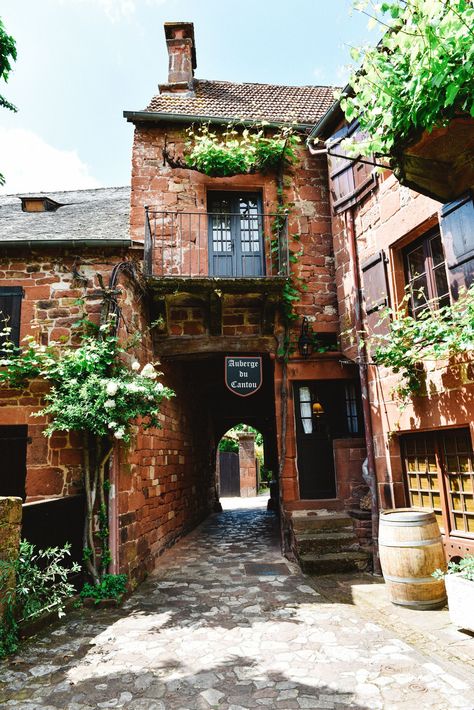 In The Middle, The Middle, Ivy, Most Beautiful, France, Building