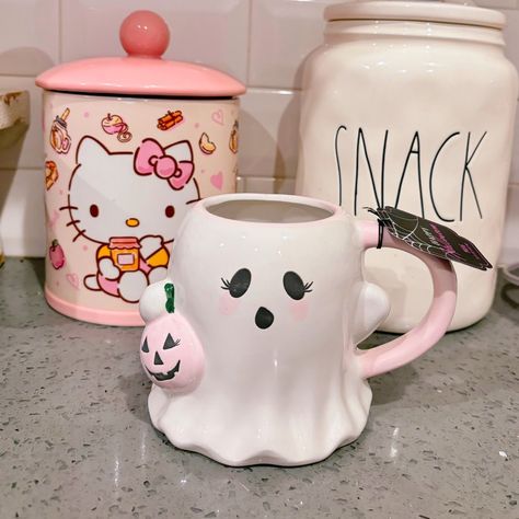 Ghost Mug Pink Jack O Lantern New Release Rare Ghost Mug Adorable Girl Ghost With Pink Accents Perfect For A Pinkoween Will Package With Care Bundle More Items To Save Aesthetic Cups, Winter Mugs, Ghost Cup, Pastel Goth Decor, Tall Mugs, Spooky Basket, Nice Tattoos, Ghost Mug, Cosas Aesthetic