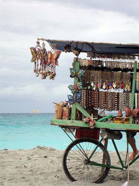 Varadero, Cuba my favourite place in the world cant wait to go back there and take the kids !! Cuba Beach Aesthetic, Mummy Art, Cuba Beach, Vendor Cart, Cuba Beaches, Beach Market, Viva Cuba, Varadero Cuba, Historic Restoration