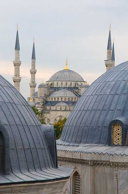 Blue Masjid, Istanbul https://www.facebook.com/worldbeautifulmasjids Mosque Photo, Blue Mosque Istanbul, The Blue Mosque, Istanbul Photography, Istanbul City, Mosque Art, Islamic Wallpaper Hd, Mosque Architecture, Iconic Wallpaper