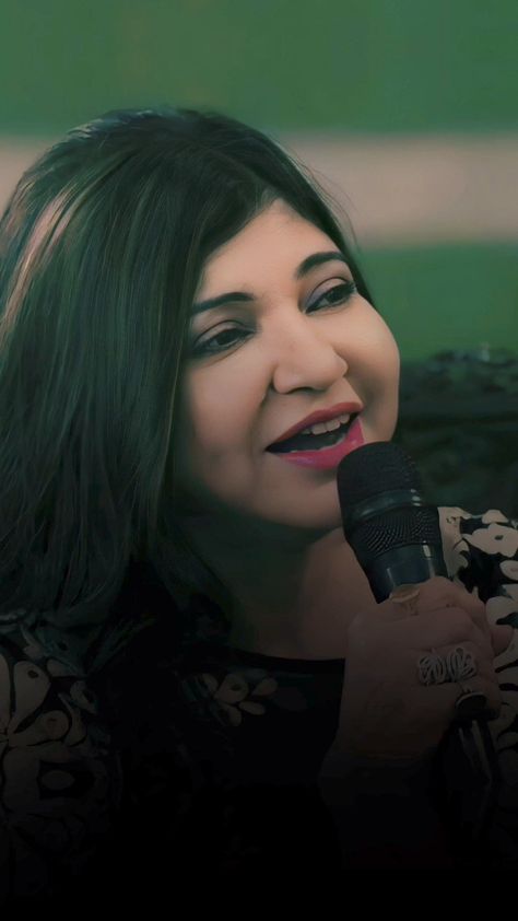 Alka Yagnik Photos, Jay Bheem, Old Apple Logo, Full Hd Wallpaper Download, Alka Yagnik, Old Film Stars, Iphone Wallpaper Classy, Green Background Video, Film Stars