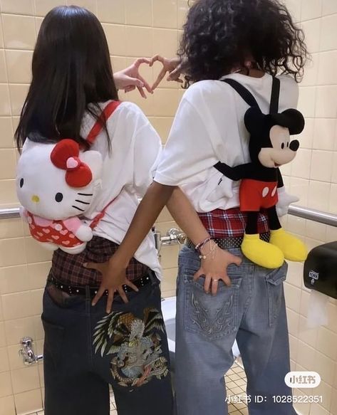 #matching #besties #trendy #trendystreetstyle #mickey #hellokitty Duo Instagram Pictures, Y2k Pictures, Bff Matching Outfits, Picture Profile, Bff Matching, Bestie Outfits, Matching Outfits Best Friend, Couple Fits, Best Friend Outfits