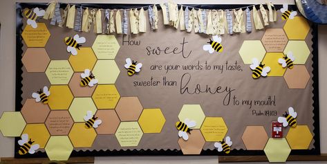 Memory Verse Bulletin Board Ideas, Bible Class Bulletin Board Ideas, Bible Verse Bulletin Boards, Sunday School Decorating Ideas Classroom, Christian Bulletin Board Ideas, Church Bulletin Board Ideas, Christian School Bulletin Boards, Bee Bulletin Boards, Catholic Classroom