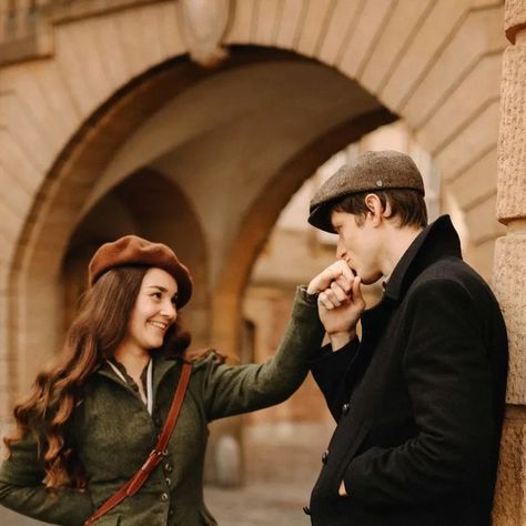 Proposal Outfit For Him, Classical Academia, Time Wheel, Jane Austen Northanger Abbey, Prenuptial Photoshoot, Romantic Poses, Classic Couple, Northanger Abbey, French Romance