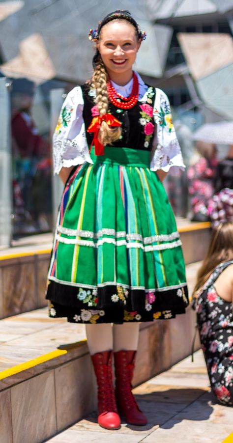 Australia Traditional Clothing, Hungarian Folk Costume, Polish Traditional Clothing, Polish Folk Costume, Hungarian Clothing, Polish Costume, Polish Traditional Costume, Australia Clothes, Folk Costume