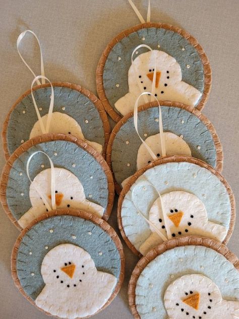 Handmade Felt Snowman Ornaments,snowmen Hand Made . - Etsy Felt Applique Ornaments, Kk Gifts, Felt Xmas Decorations, Make Your Own Christmas Ornaments, Felted Ornaments, Sewn Christmas Ornaments, Diy Felt Christmas Ornaments, Wool Appliqué, Felt Snowman