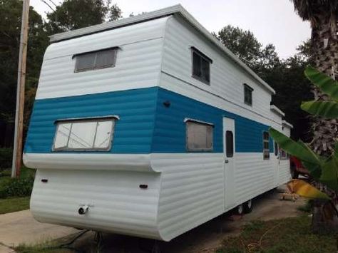 Check out this 1954 Ventoura Two Story Loft Liner Land Yacht 3 Bedroom listing in Winters, CA 95694 on RVtrader.com. It is a Travel Trailer and is for sale at $17500. Camping Trailer For Sale, Granny Pods, Camping Trailers, Mobile Home Living, Vintage Rv, Vintage Caravans, Camper Caravan, Trailer Home, Vintage Travel Trailers