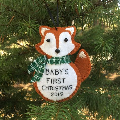 Waldorf Decor, First Christmas Together Ornament, Pocket Doll, 1st Christmas Ornament, Felt Ornaments Patterns, Fox Ornaments, Felt Crafts Christmas, Felt Crafts Diy, Christmas Ornament Pattern