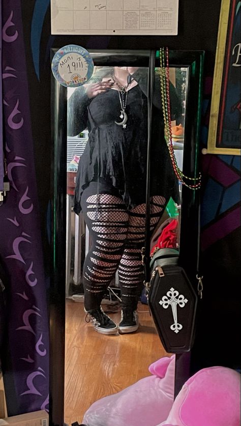 Rock Outfits Plus Size, Plus Size Scene Outfits, Thick Goth Plus Size, Gothic Plus Size Fashion, Plus Size Emo Fashion, Fat Alternative Fashion, Emo Plus Size Outfits, Plus Size Character Inspiration, Alt Birthday Outfits