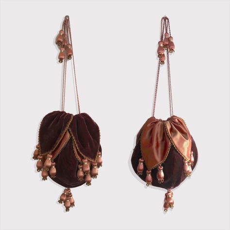 Victorian Purses, Costume College, Drawstring Purse, Vintage Evening Bags, Regency Fashion, Dice Bag, Vintage Purses, Purse Patterns, Fantasy Clothing