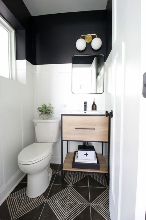 Love the tile floor in this powder room Black And White Powder Room, White Powder Room, Black White Bathrooms, Powder Room Makeover, Diy Playbook, Gallery Ideas, Powder Room Small, Powder Room Design, Bad Inspiration