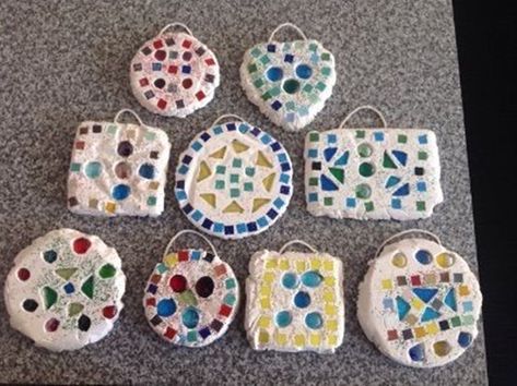 plaster-paris-craft-ideas-projects Paris Craft, Roman Mosaic Art, Ancient Rome Projects, Paris Crafts, Roman Mosaics, Bored Art, Glass Pebbles, Plaster Crafts, Roman Mosaic