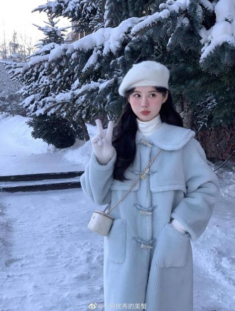 Cute Korean Winter Outfits, Cute Winter Outfits Korean, Iceland Winter Outfits, Korean Cold Outfits, Winter Korean Outfits, Korean Winter Fashion Outfits, Korean Outfits Winter, Korean Winter Fashion, Japan Outfit Winter