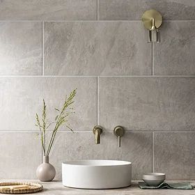 Textured Bathroom Tiles, Stone Effect Wall, Stone Tile Bathroom, Hallway Tiles Floor, Tiled Hallway, Matt Stone, White Wall Tiles, Stone Bathroom, Kitchen Wall Tiles