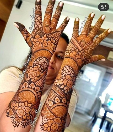 Mahendi Designs Latest Bridal, Bharchak Mehndi Designs, Bridel Mehandi Full Hand, New Mahendi Design, Latest Mehndi Designs Wedding, Beautiful Simple Mehndi Design, Hand Mehendi, Mehedi Design, Legs Mehndi Design