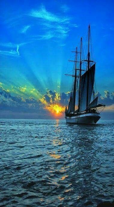 Me encantan los barcos y el mar Navi A Vela, Tall Ships, Alam Yang Indah, Sunset Beach, In The Ocean, Ponds, The Clouds, Beautiful Sunset, Yachts