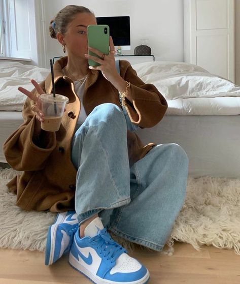 Mode Dope, Dunks Outfit, Copenhagen Fashion, Streetwear Fashion Women, Mode Inspo, Sneakers Outfit, Fashion Seasons, Outfit Goals, Fit Check