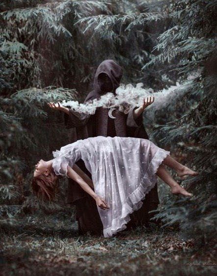 Arte Occulta, Levitation Photography, Halloween Photography, Magic Aesthetic, 다크 판타지, Fantasy Photography, Halloween Photoshoot, Witch Aesthetic, Halloween Photos