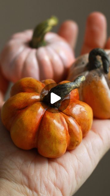 Air Dry Clay Pumpkin Diy Easy, How To Make A Clay Pumpkin, Polymer Clay Pumpkin Tutorial, Clay Autumn Decor, Terra Cotta Clay Crafts, Clay Fall Ideas, Airdry Clay Halloween, Air Dry Clay Pumpkin Diy, Halloween Clay Crafts Easy