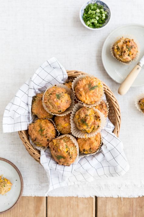 Savory Cornbread, Cornmeal Muffins, Muffin Flavors, Cornbread Muffins, Sweet Cornbread, Savory Muffins, Corn Muffins, Muffin Recipes, Cornbread