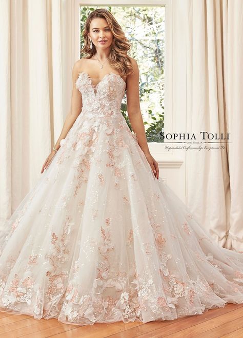 Sophia Tolli Style Y11973. Sweetheart Neck Wedding Dress, Rose Gold Wedding Dress, Sophia Tolli Wedding Dresses, Sophia Tolli, Gold Wedding Dress, Organza Flowers, Luxury Wedding Dress, A Wedding Dress, Plus Size Wedding